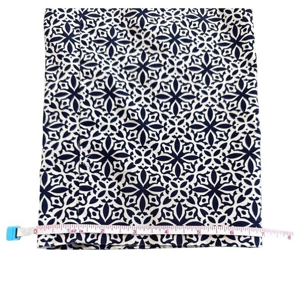 Talbots Capri Pants Women 8 Navy & Cream Geometric Print Cotton & Spandex - Picture 10 of 16